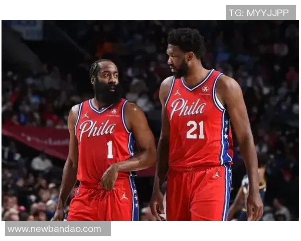 哈登上半场表现抢眼第二节独取14分助球队逆转局势 哈登上半场表现抢眼第二节独取14分助球队逆转局势