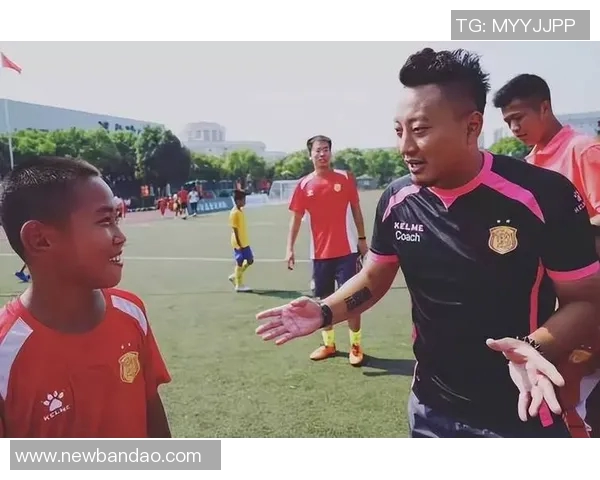 中国U17女足主帅王洪亮展望世界杯小组出线目标期待带给球迷新体验