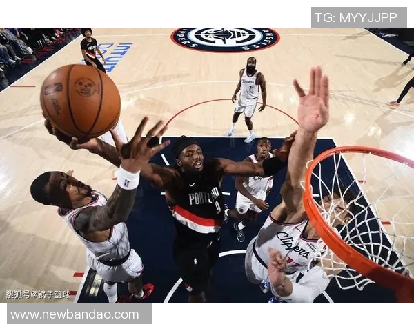 小卡称赞开拓者后卫施压表现认为经历激烈比赛对球队成长有益