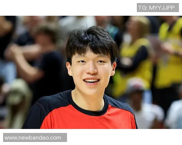 杨瀚森在试错中成长仍需时日期待他未来的突破与进步